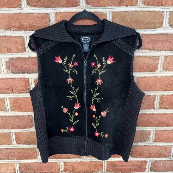 Black suede and knit floral vest. Size Medium - Picture 1 of 8